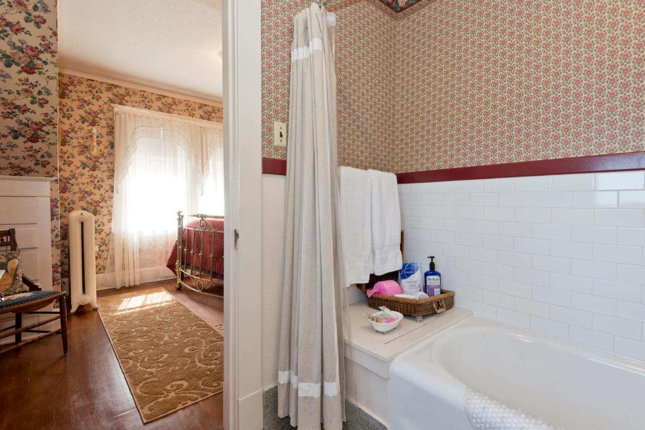Five Seasuns Bed And Breakfast Порт-Анджелес Экстерьер фото