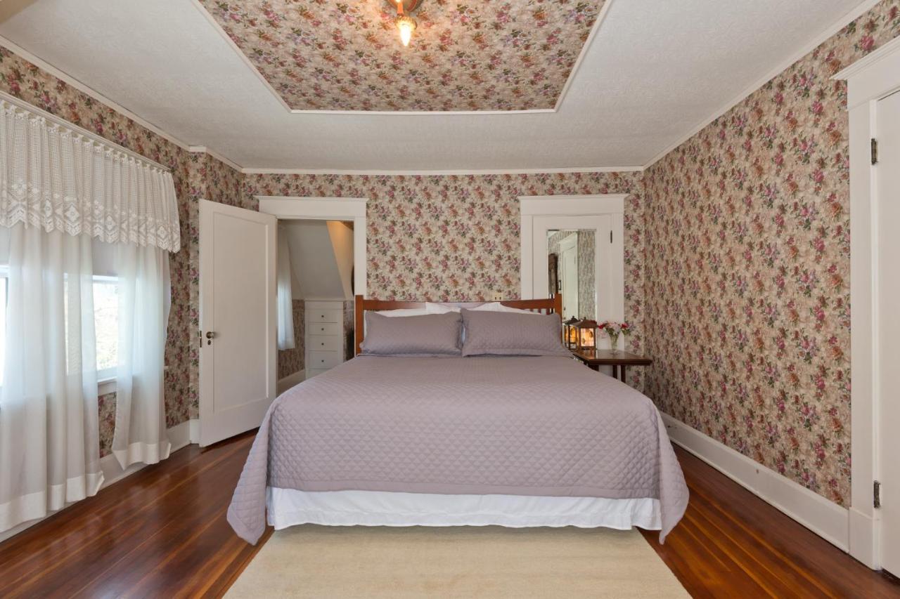 Five Seasuns Bed And Breakfast Порт-Анджелес Экстерьер фото