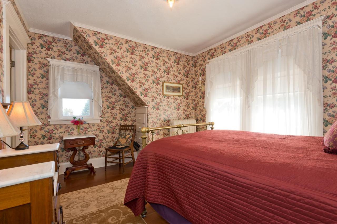 Five Seasuns Bed And Breakfast Порт-Анджелес Экстерьер фото